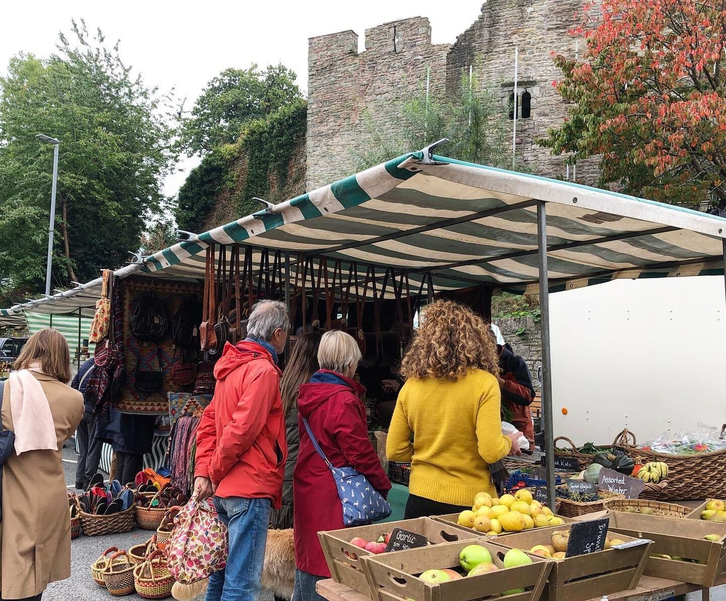 autumn hay market