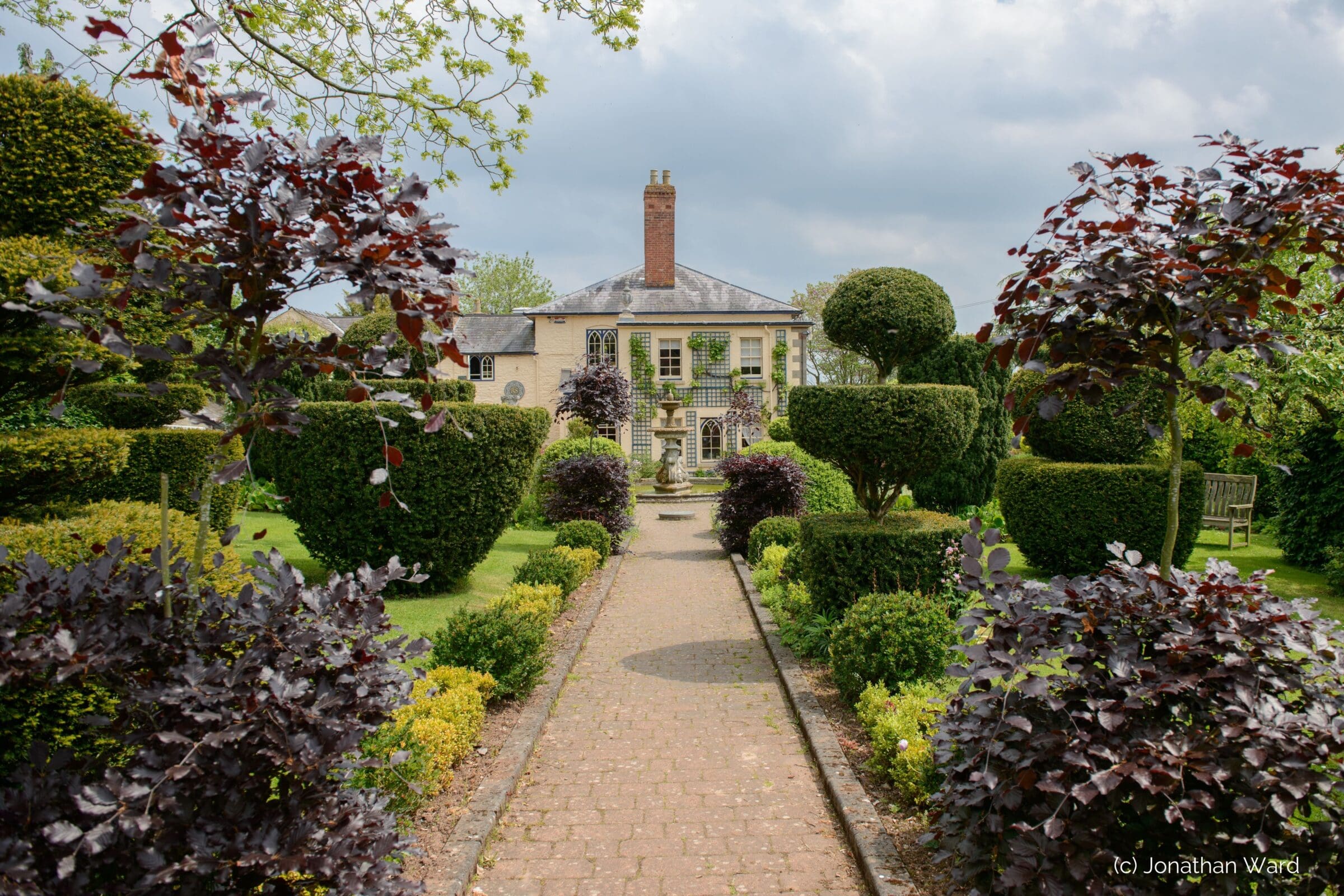 The Laskett (c) Jonathan Ward LR