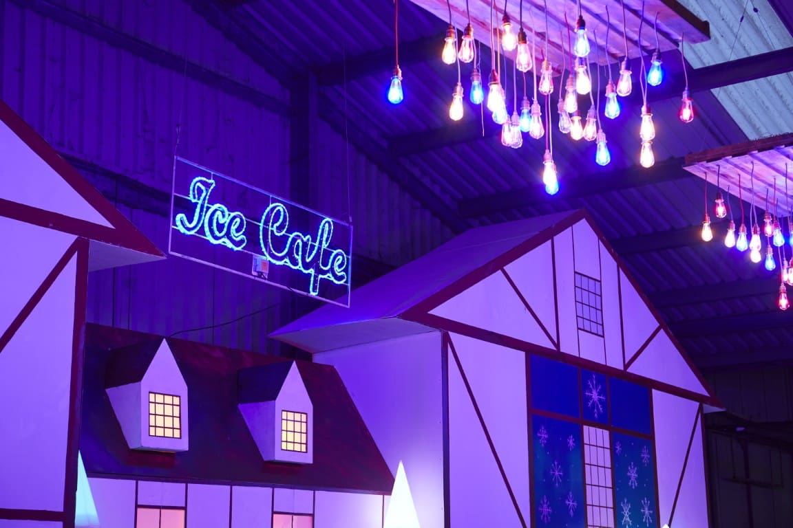 Winter Glow, Three Counties Showground Ice Cafe (Medium)