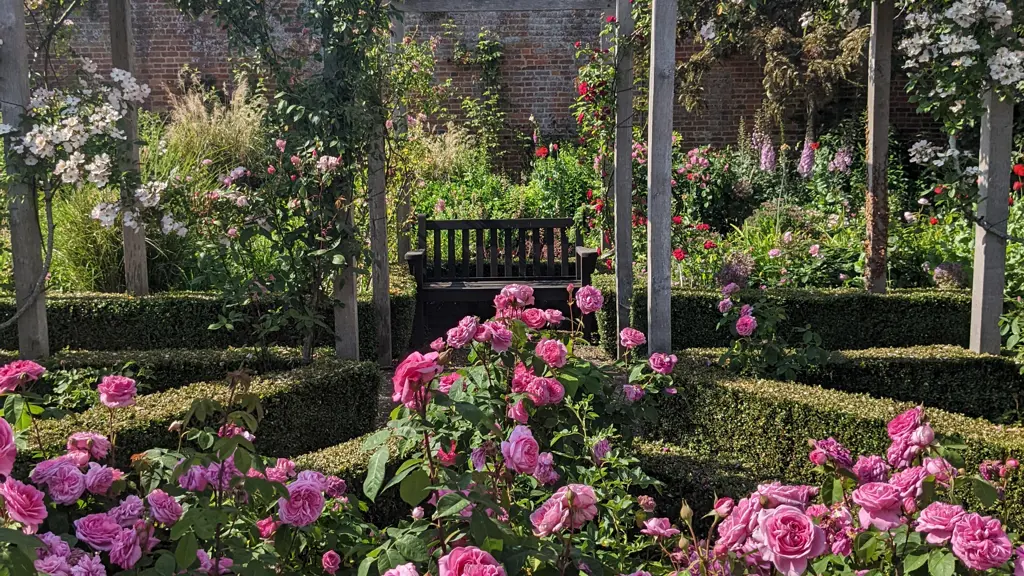 Hampton Gardens1